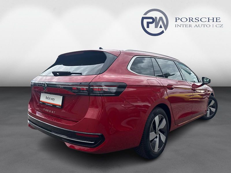 Volkswagen Passat Elegance 2.0 TDI 110 kW DSG Va - fotka 2 z 24