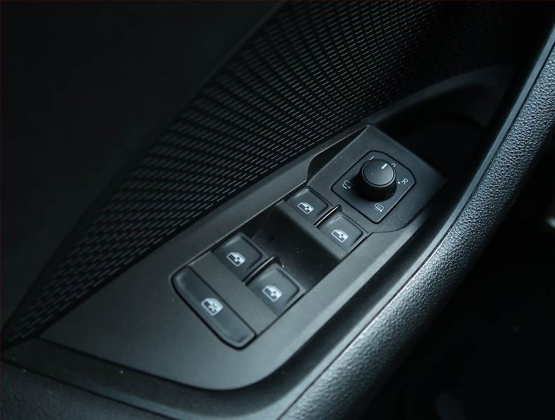 Škoda Octavia (2023) RS 2.0 TSI - fotka 16 z 25