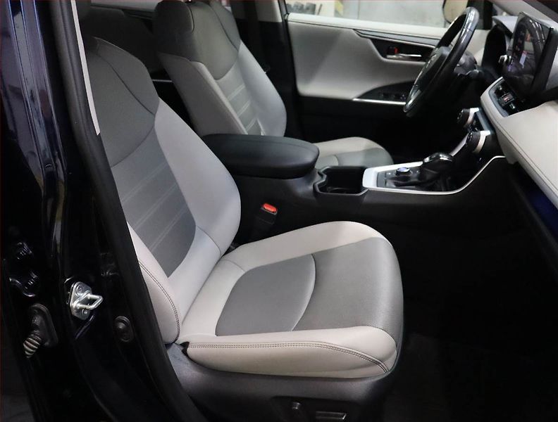 Toyota RAV4 (2023) 2.5 Hybrid - fotka 9 z 25