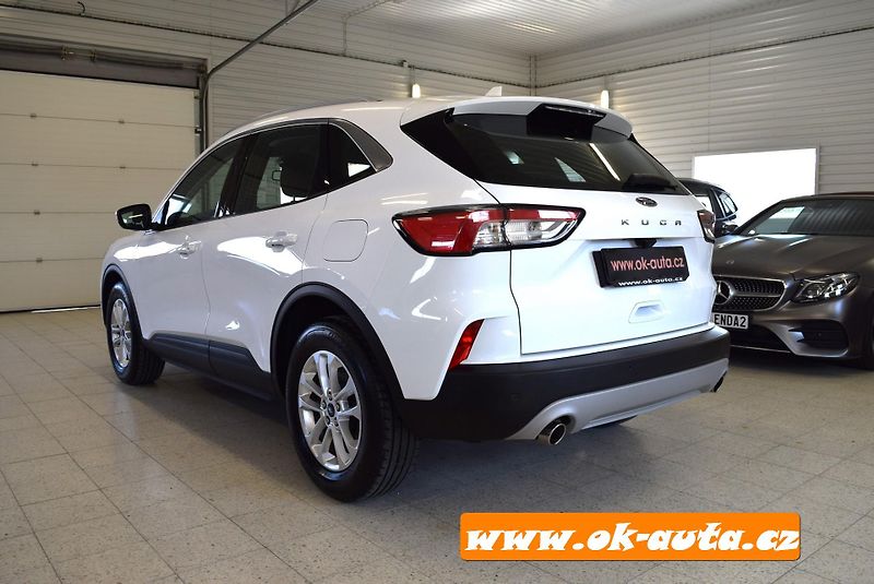 Ford Kuga 1.5 EBLUE TITANIUM 56 000 KM - fotka 4 z 57