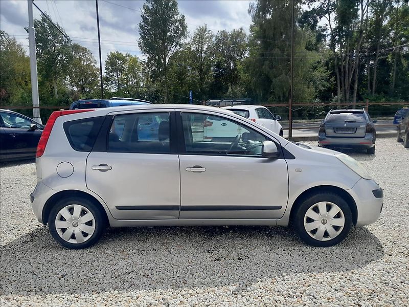 Nissan Note 1,4 i - fotka 8 z 41
