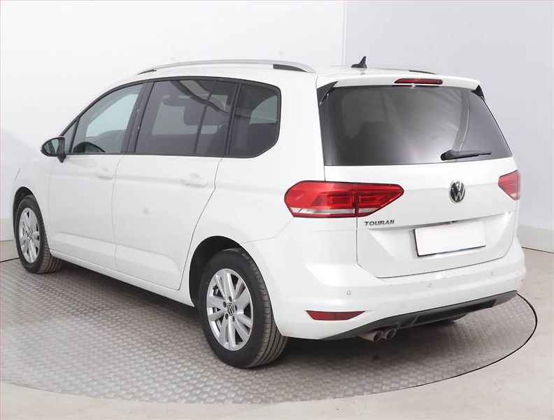 Volkswagen Touran (2021) Comfortline 2.0 TDI, Automat - fotka 4 z 16