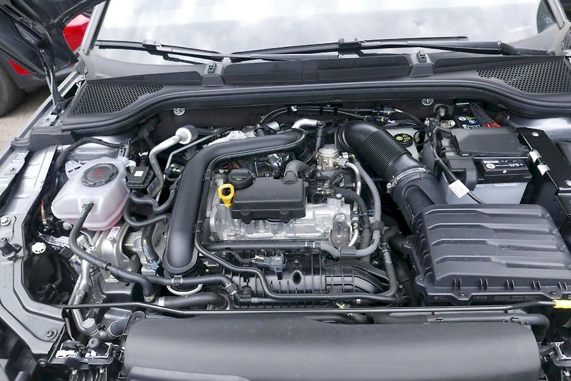 Škoda Kamiq (2025) 1.0 TSI 85 kW M6° Selection - fotka 22 z 30