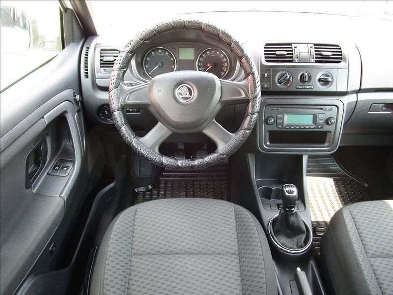 Škoda Fabia Combi 1.2i 12V Ambiente, Klima - fotka 8 z 41