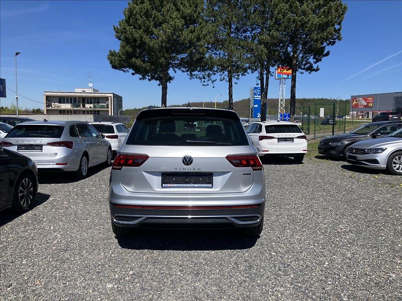 Volkswagen Tiguan 2,0 URBAN SPORT,4MOTION,TAŽNÉ - fotka 5 z 27