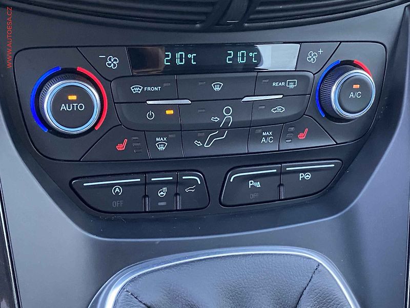 Ford Kuga (2019) 1.5 EB, Titanium, +kola - fotka 14 z 19