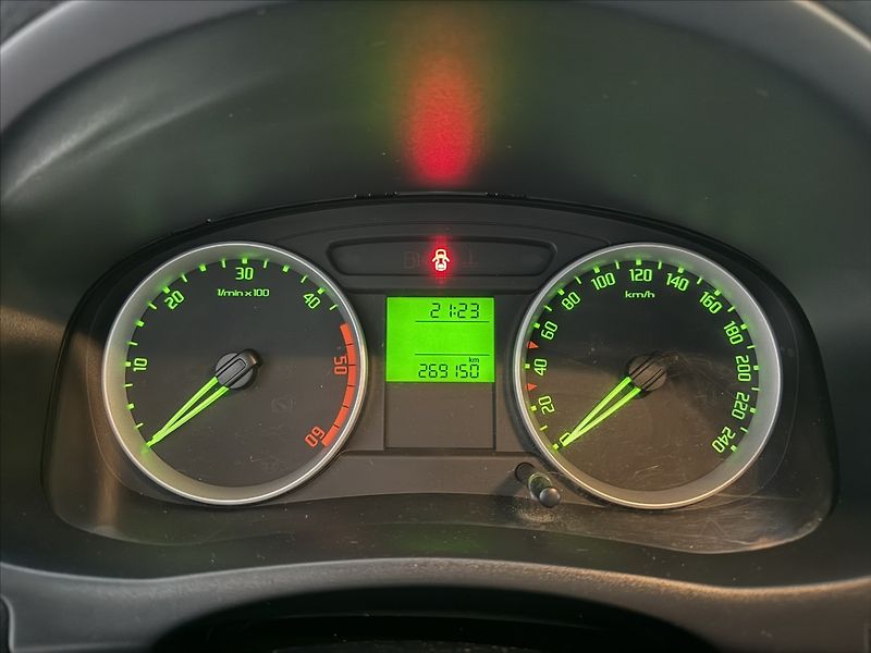 Škoda Roomster 1,9   TDI 77KW STYLE VÝHŘEV - fotka 9 z 26