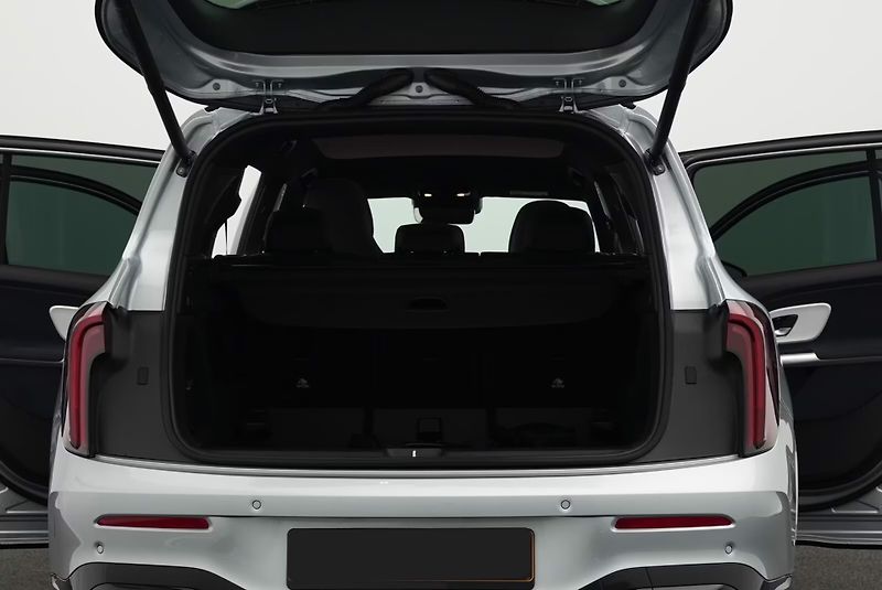 Mercedes-Benz GLB 250+ AMG Advanced+ Pano MULTIB - fotka 13 z 14