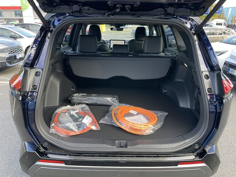 Toyota RAV4 2.5 Plug-in Hybrid 4x4 - fotka 7 z 32