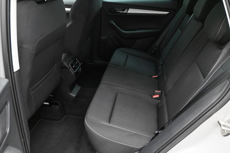 Škoda Karoq 2,0 TDI 85 KW DSG NAVIGACE Zár - fotka 14 z 30