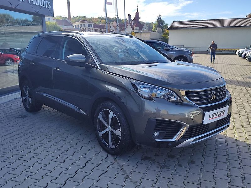 Peugeot 5008 1.2 PureTech/96kW Allure AT - fotka 3 z 34