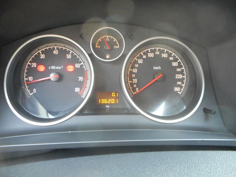 Opel Zafira (2012) 1,8-VYHŘ.SED.-TAŽNÉ-TEMPOMAT - fotka 14 z 20