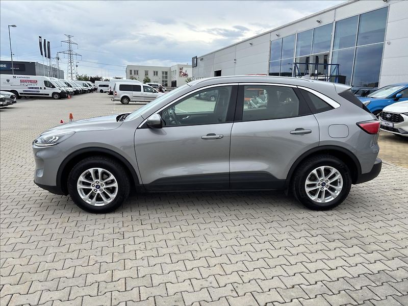 Ford Kuga 1,5 EcoBoost 110kW Titanium - fotka 2 z 39
