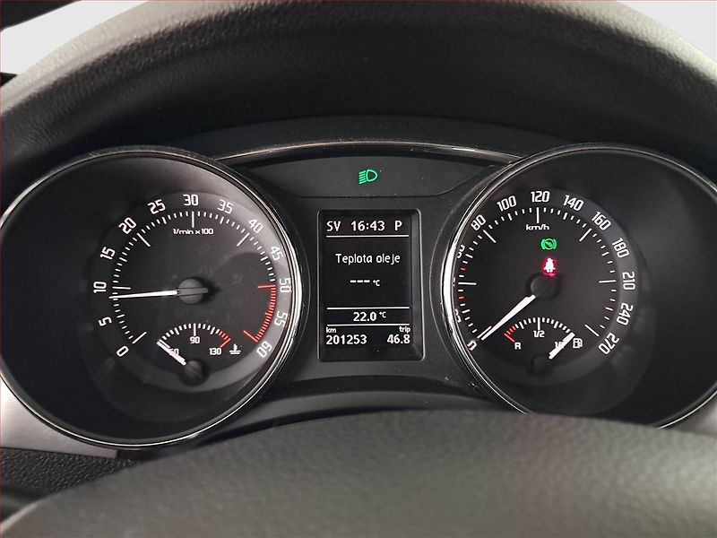 Škoda Superb (2014) 2.0 TDI, 4X4, Automat, Kůže - fotka 11 z 24