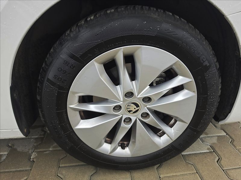 Škoda Octavia 1,0 1,0TSi 81KW Ambition DPH - fotka 37 z 42