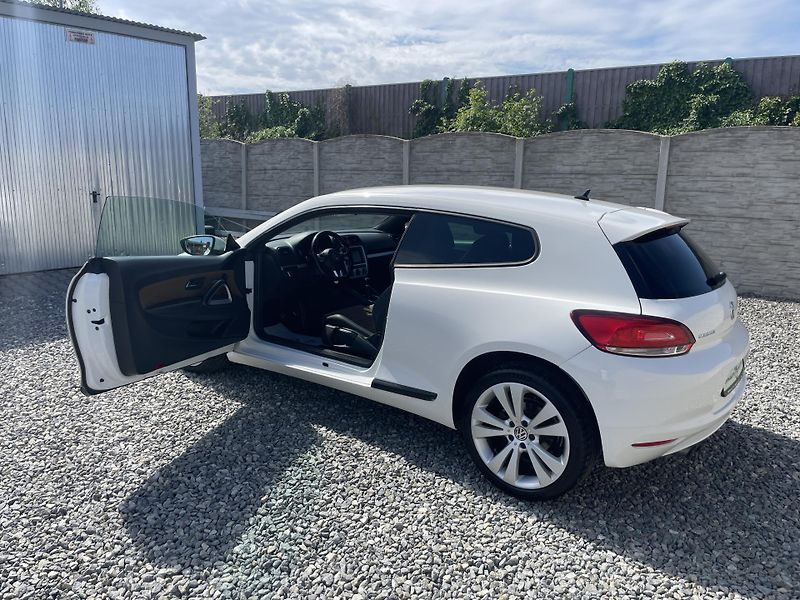 Volkswagen Scirocco 1.4TSi 125PS SPORT EDITION TOP - fotka 110 z 178