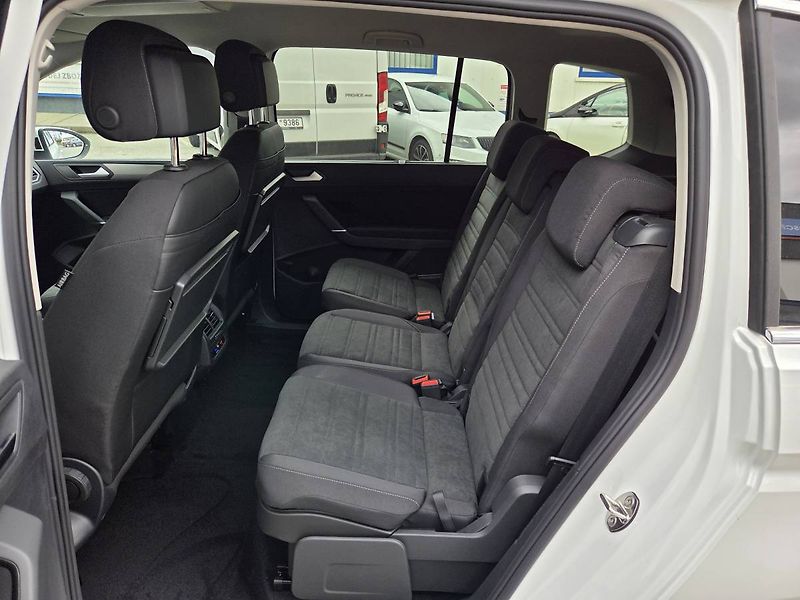 Volkswagen Touran (2026) 1.5 TSI DSG 7míst - fotka 30 z 48