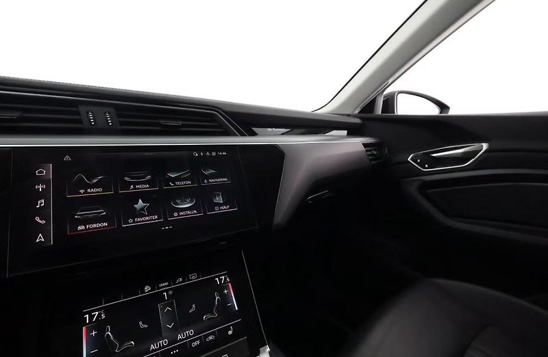 Audi Q8 e-tron 55 Q Kamera Tažné LED Vzduch - fotka 23 z 27