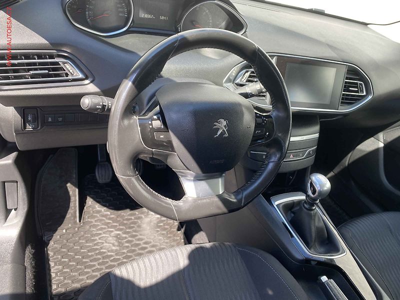 Peugeot 308 (2016) 1.6HDi, AC, tempo, park.čidla - fotka 12 z 15