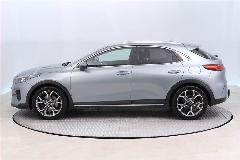 Kia XCeed (2019) 1.6 T-GDI, Automat, Serv.kniha - fotka 3 z 20