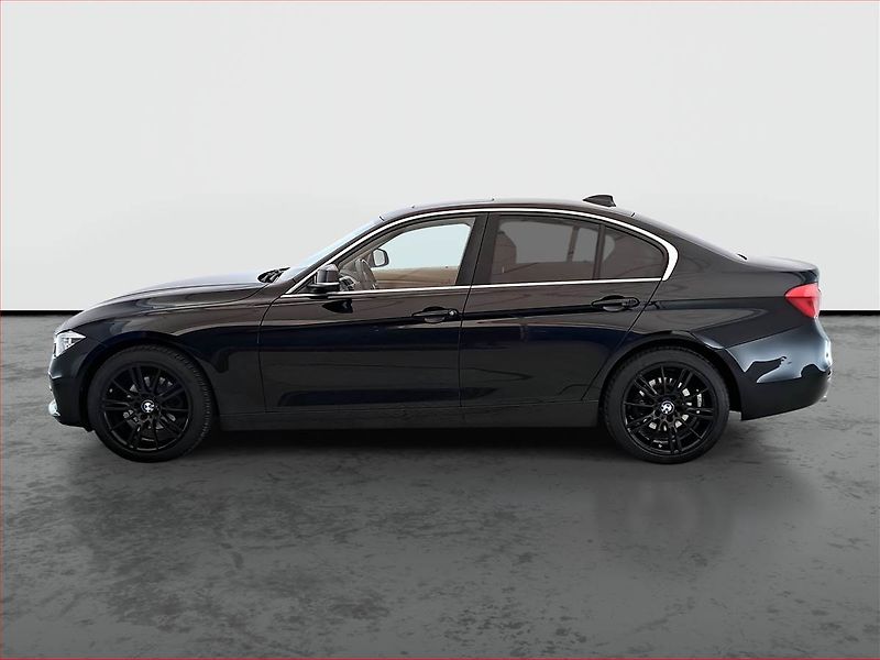 BMW Řada 3 (2015) Sport Line 320 d xDrive, 4X4 - fotka 3 z 21