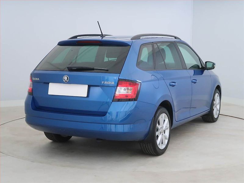 Škoda Fabia (2017) Style 1.2 TSI, ČR,1.maj - fotka 5 z 12