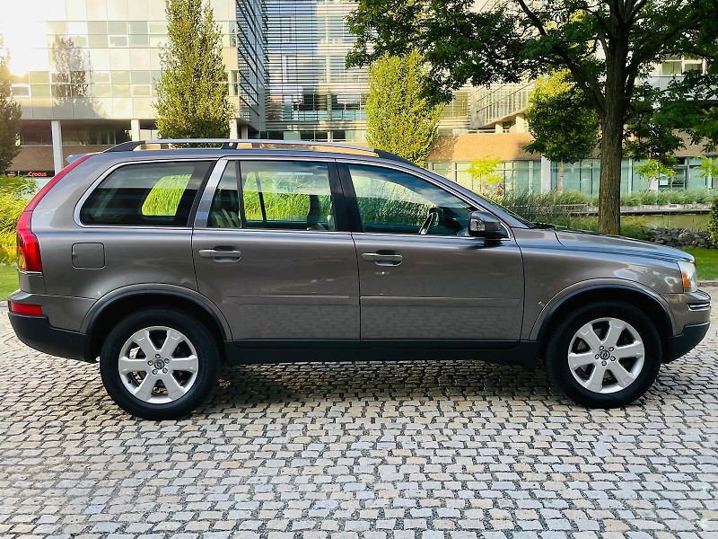 Volvo XC90 2.4 D5 4x4 AUT SERVISKA TAŽNÉ - fotka 9 z 48