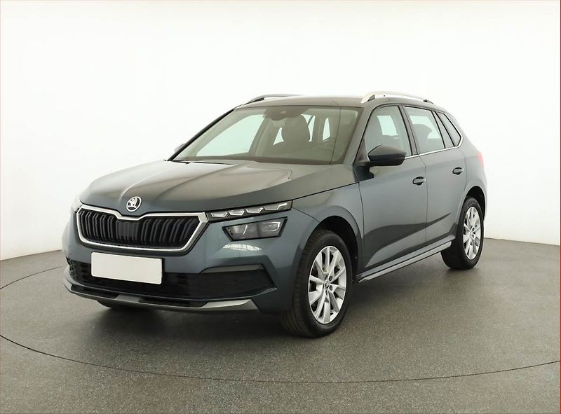 Škoda Kamiq (2021) Style 1.0 TSI, Serv.kniha - fotka 2 z 17