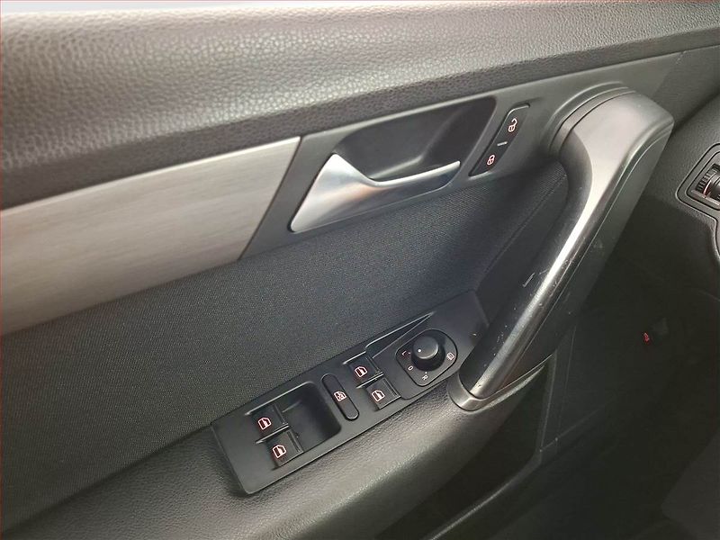 Volkswagen Passat (2012) 1.6 TDI, Park. senzory - fotka 14 z 15