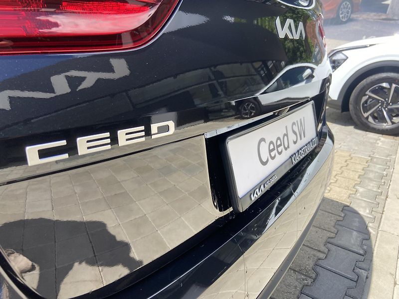 Kia Ceed SW (2025) TOP Tech+Bus 