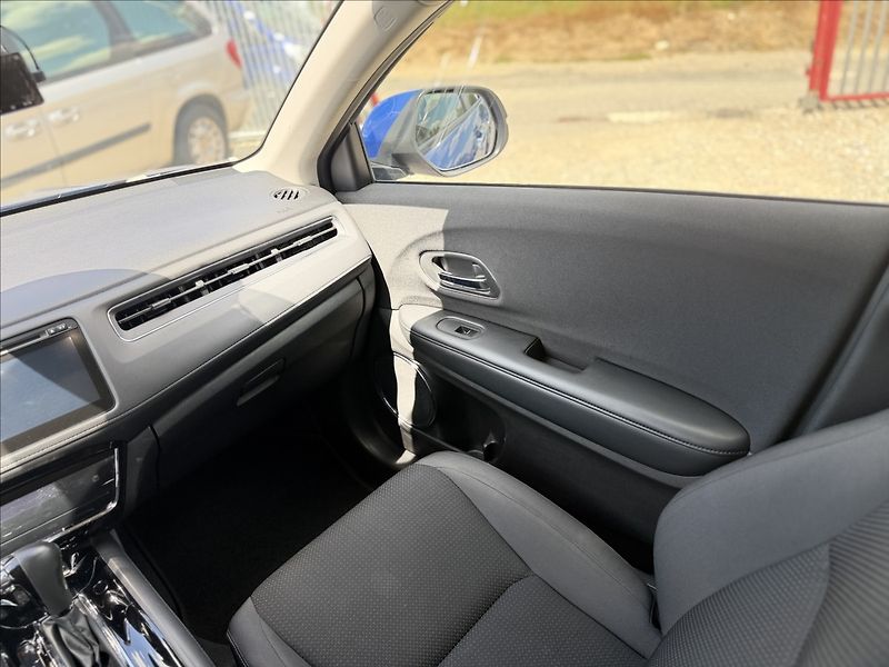 Honda HR-V 1,5 i-VTEC 96kW AUTOMAT TZ - fotka 20 z 27