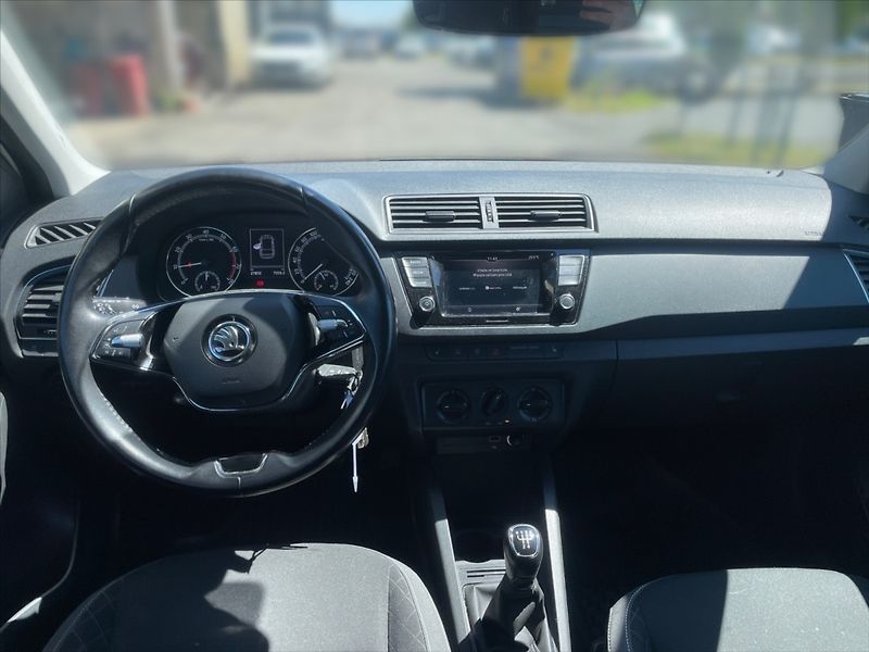 Škoda Fabia 1,0 TSI 70 Ambition 5d - fotka 9 z 11