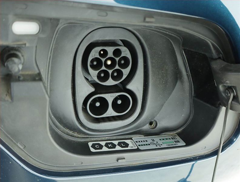 Cupra Born (2022) 58, SoH 89% - fotka 18 z 19