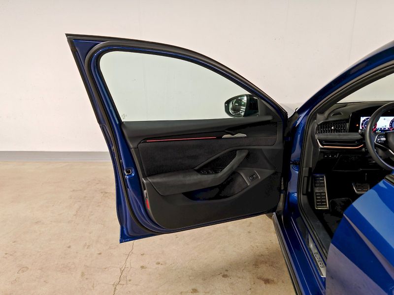 Škoda Superb (2025) 2.0 TSI 195 kW DSG Sportline - fotka 22 z 33