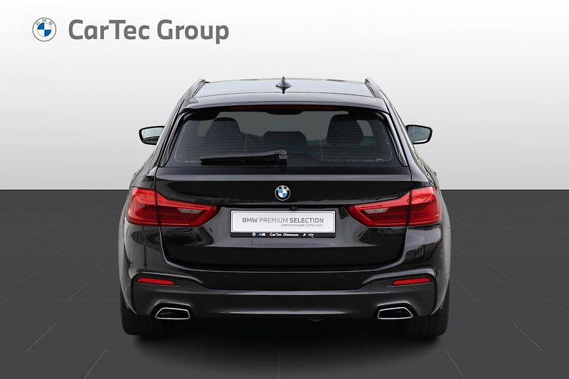 BMW Řada 5 520d xDrive Touring - fotka 11 z 22