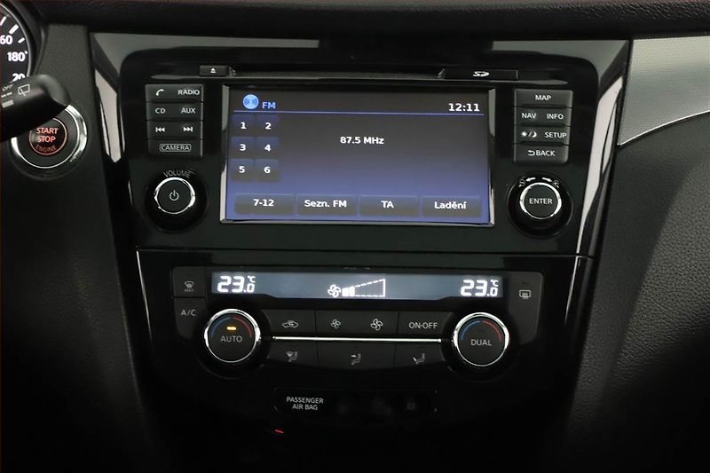 Nissan Qashqai (2018) 1.2 DIG-T, Navi, Tempomat - fotka 14 z 26
