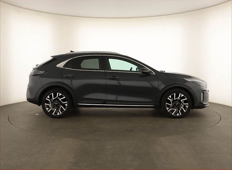 Kia XCeed (2026) 1.6 T-GDI, STEEL EDITION - fotka 6 z 16