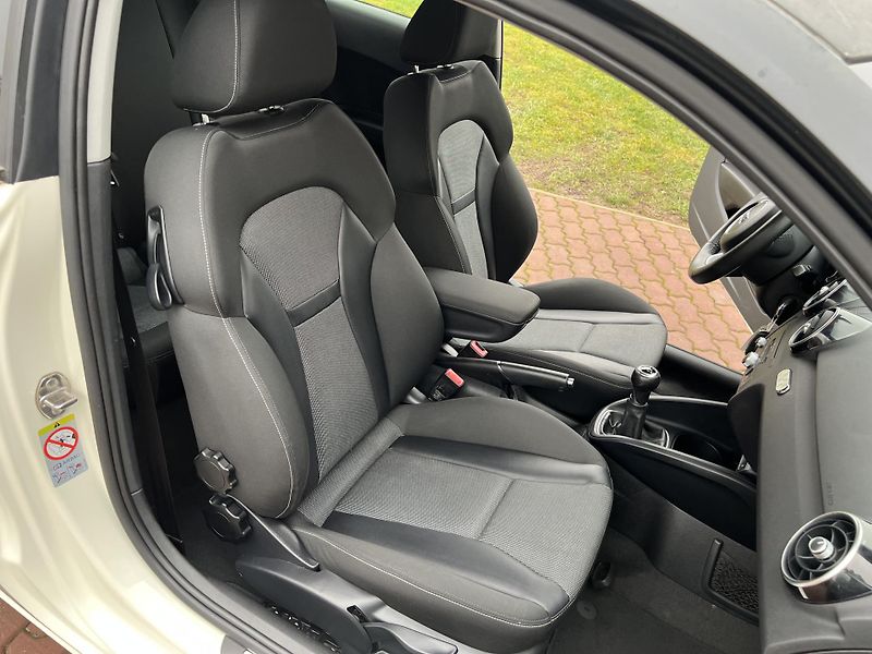 Audi A1 1.2TFSI 63KW,KůŽE,NAVI,2xALU - fotka 18 z 42