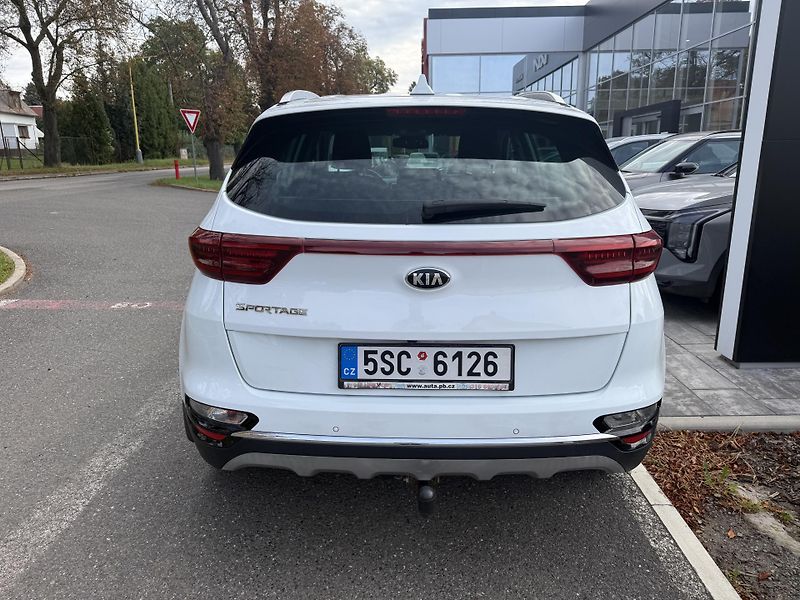 Kia Sportage 1.6 GDi TOP 4x2 - fotka 8 z 9