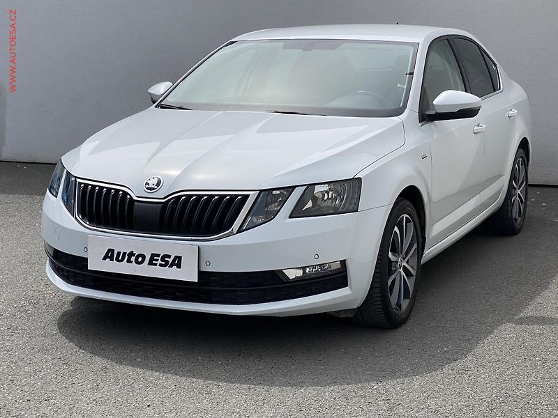 Škoda Octavia (2017) 1.6 TDi, Drive, DSG, navi - fotka 3 z 18