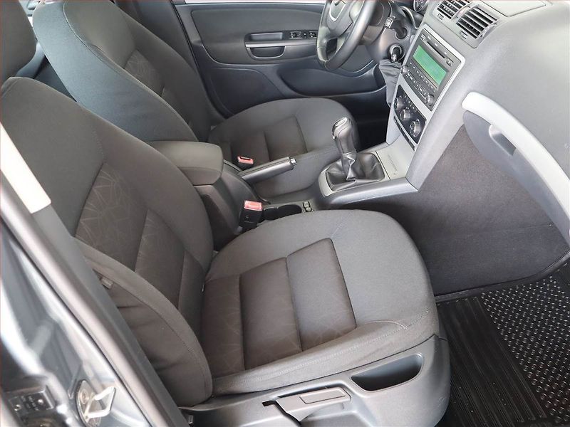 Škoda Octavia (2012) 1.6 TDI, Tempomat - fotka 9 z 16
