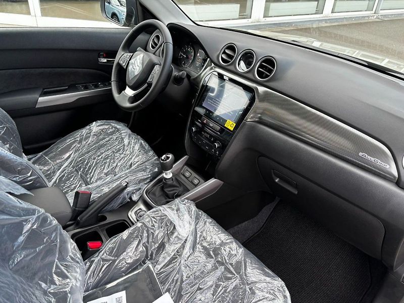Suzuki Vitara 4x4 Black Edition VÝPRODEJ - fotka 9 z 11