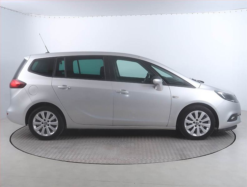 Opel Zafira (2017) 2.0 CDTI, Automat, Tempomat - fotka 6 z 15