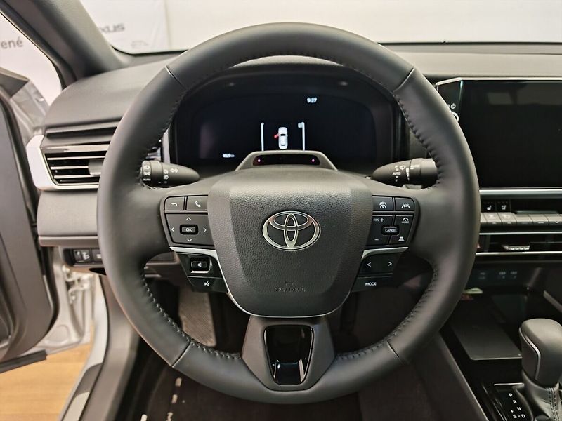 Toyota Camry 2.5 Hybrid Prestige - fotka 27 z 37