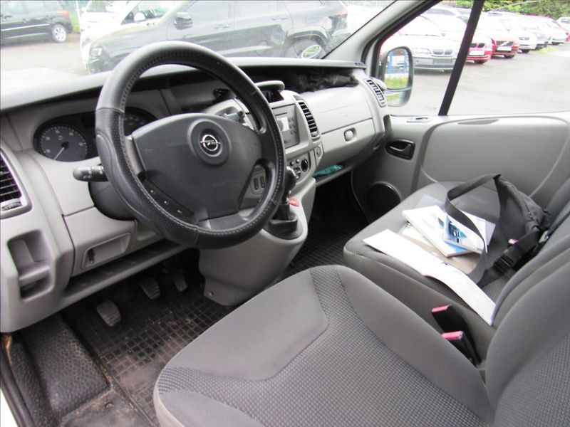 Opel Vivaro 2,0 CDTi 9 míst - fotka 9 z 27