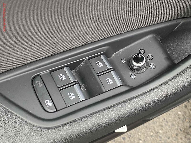 Audi A4 (2019) 2.0TDi, AT, LED, navi - fotka 11 z 18