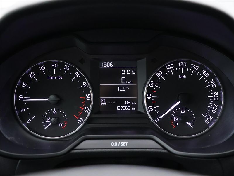 Škoda Octavia 1,6 TDI Ambition Xenon CZ DPH - fotka 18 z 31