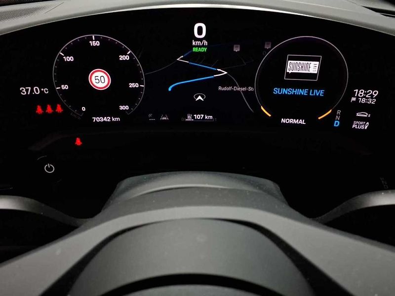 Porsche Taycan Cross Turisno 4 93kWH - fotka 14 z 14