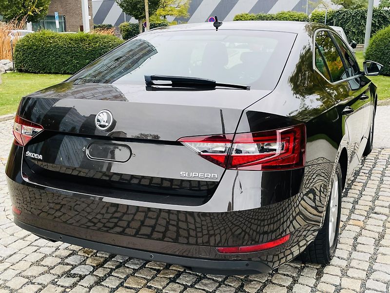 Škoda Superb 1.4TSI 1.MAJITEL KAMERA VÝHŘEV - fotka 14 z 48