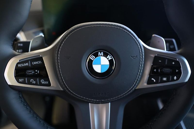 BMW X5 xDrive40i - fotka 11 z 18